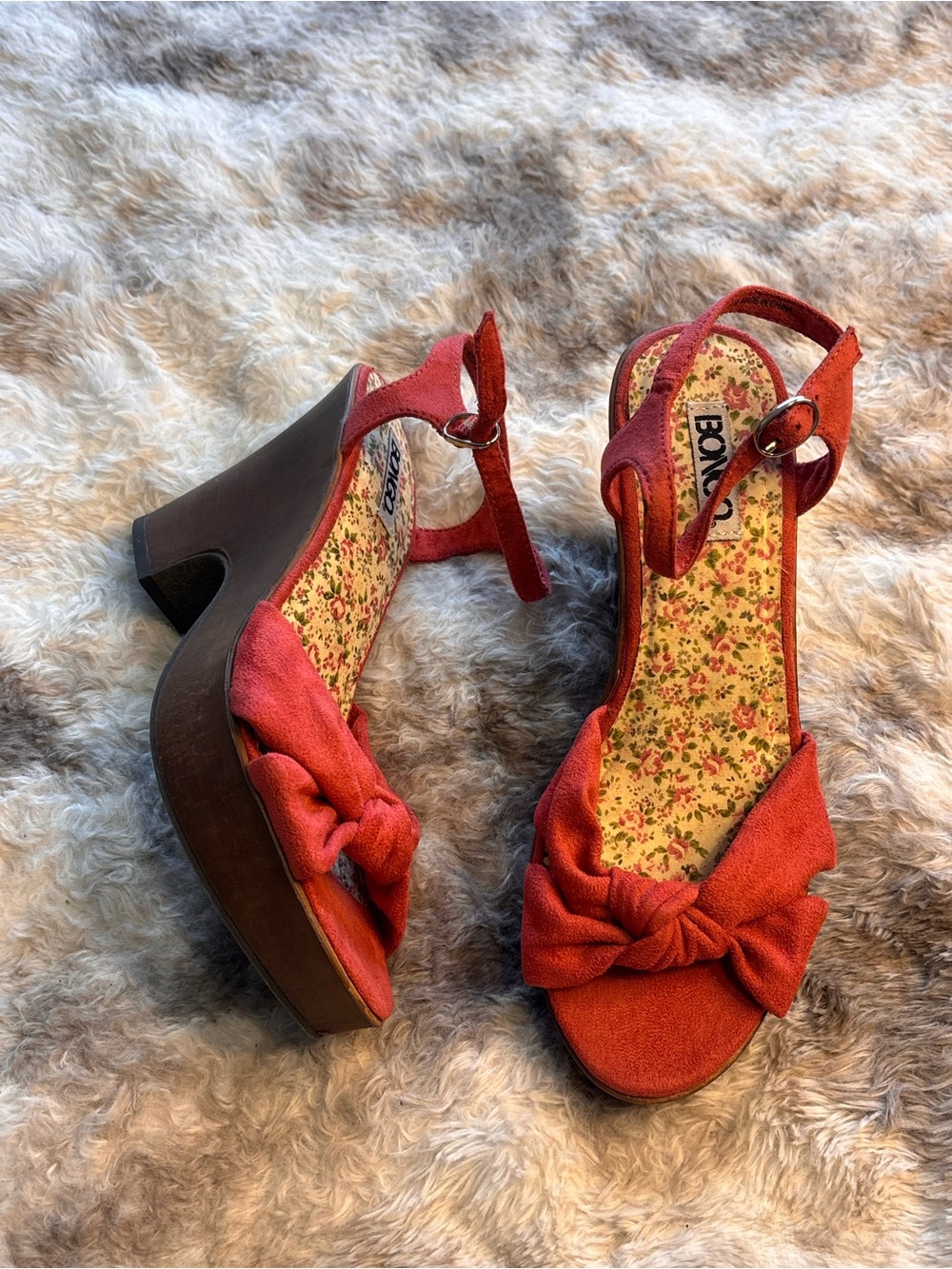 Vintage Y2K BONGO Salmon colored Platform Knot Sandals for Women